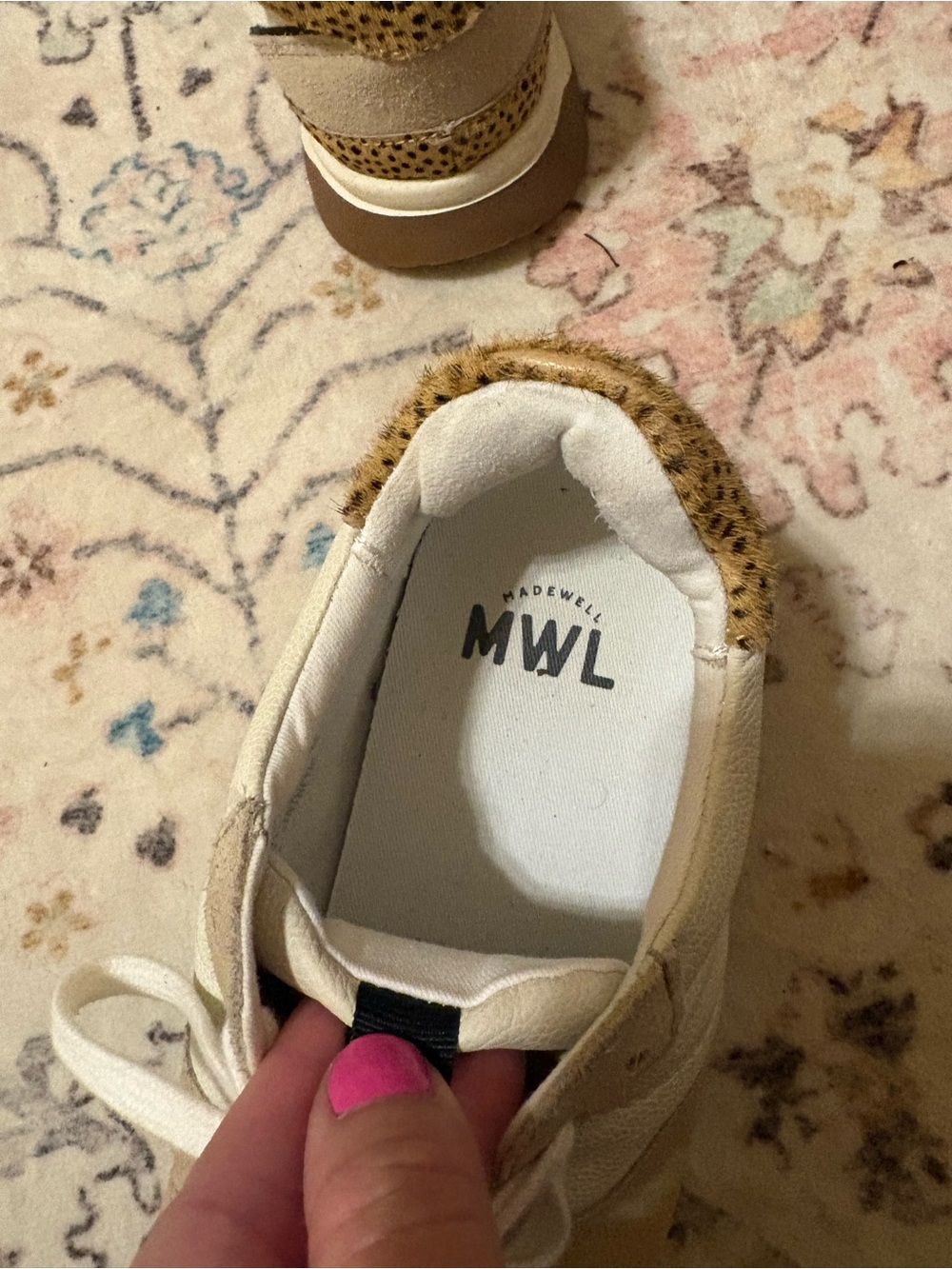 Madewell- MWL tennis shoes. Size 8.5. Like New!!! - Picture 4 of 9